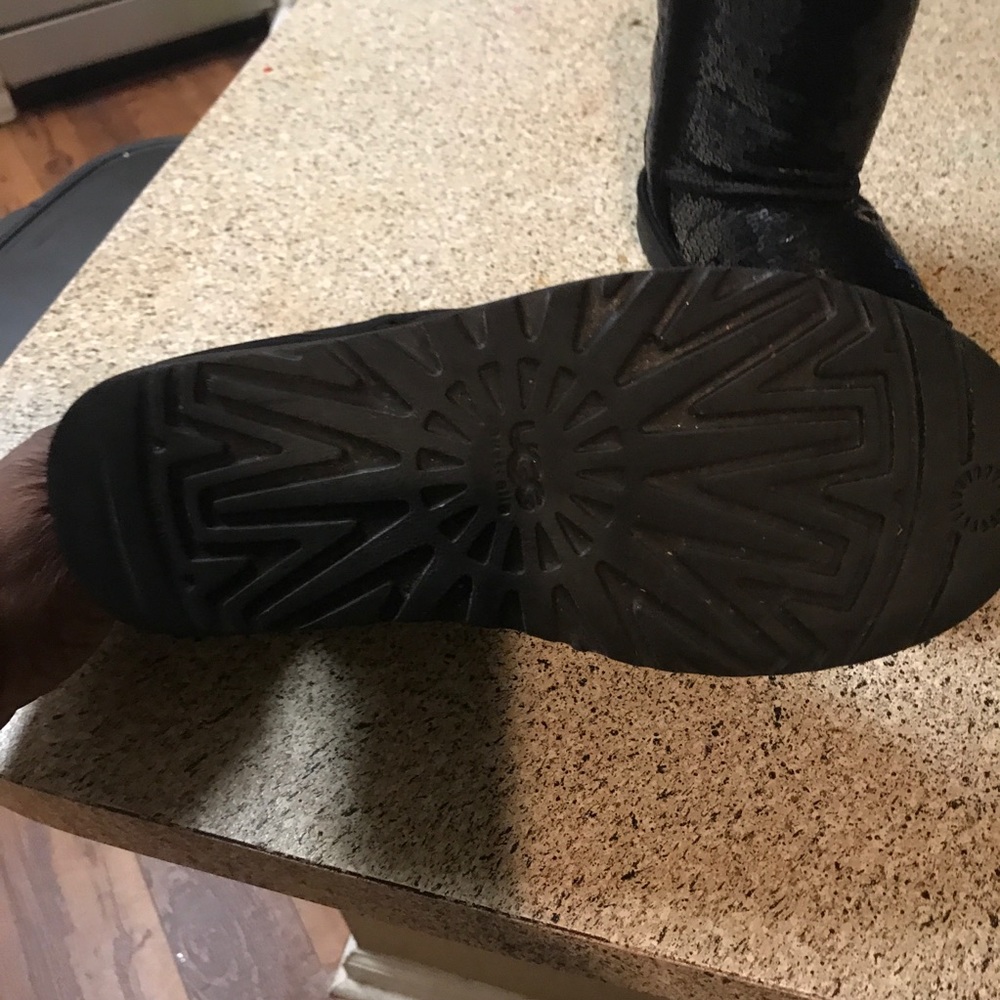 Shoes - Picture 5 of 8